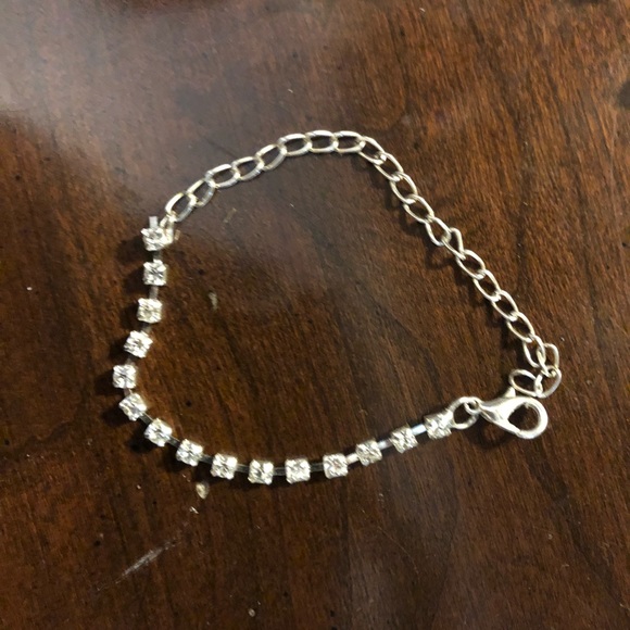 Jewelry - Picture 2 of 3